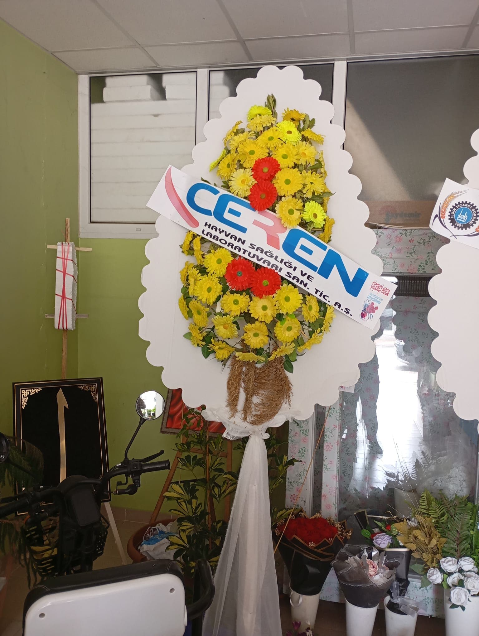 Ilgın çelenk çiçek — ALMERA Çiçek ve Organizasyon (9)